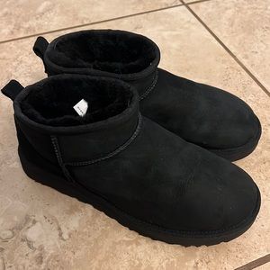 Black! Worn once or twice, perfect condition!